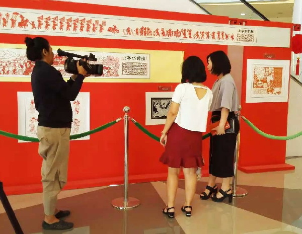 “欢乐春节”山东风筝剪纸展在泰国曼谷举行